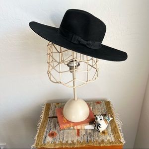 World Market - Super WIDE Brim Black 100% Wool Hat, Size 56cm